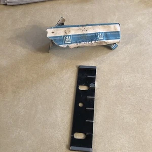 NOS 1968 Oldsmobile 98 RIGHT GRILLE EXTENSION MOLDING Original GM by headlight - Picture 1 of 11