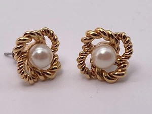 Vintage Gold Metal Earrings Pearls Studs Retro - Picture 1 of 6