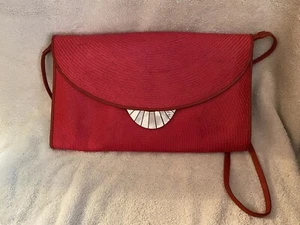 Cora Jacobs Woven Handbag - Rosy Red with Mother of Pearl with Shell Decoration - Picture 1 of 6