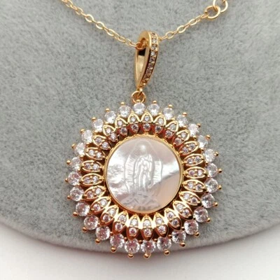 Collar blanco madreperla Virgen María colgante circonita cúbica pavé Foto 1 de 4