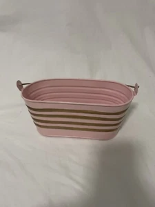 ROSES Soft Pink Oval Metal Container - e1086 - Picture 1 of 6