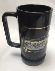New York Statue Of Liberty Twin Towers Black White Gold Glass Mug 13 Oz A6 - Picture 1 of 7