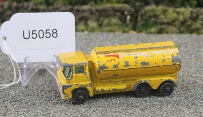 Husky UK Yellow 14 Guy Warrior Tanker Shell Poor-fair FNQHotwheels U5058 - image 1 of 4