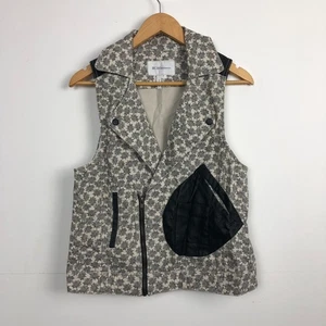 BCBGeneration Women's Black White Star Print Asymmetrical Zip Moto Vest Sz Small - Picture 1 of 6