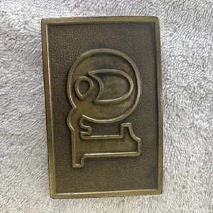 Q1 brass belt buckle 3 1/2 inches EUC - Picture 1 of 3