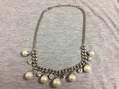 Collar de acero inoxidable vintage de perlas barrocas de imitación y diamantes de imitación de Swarovski de Givenchy Foto 1 de 4