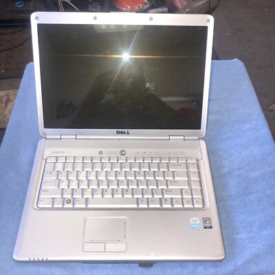 Laptop Dell Inspiron 1525 Intel Pentium Dual Core 3 GB de RAM sin disco duro - para piezas Foto 1 de 4