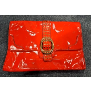 Bolso Jessica Simpson Rojo con Oro Detalle - Imagen 1 de 8