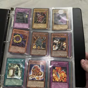 raccoglitore carte yugioh collezione (4 pagine non in foto) - Foto 1 di 24