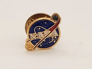 VINTAGE GOLD TONED NASA 30 YEAR SERVICE PIN HALLMARKED LORDSHIP - Picture 1 of 7