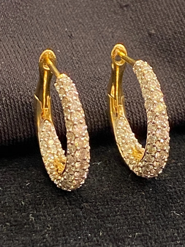 Pave 1.80 Cts Round Brilliant Cut Natural Diamonds Hoop Earrings In 750 18K Gold - Image 1 of 4