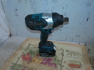 Makita XWT07 18-Volt 3/4" LXT Lit-Ion Cordless Impact Wrench Tool & 3.0 battery - Picture 1 of 1