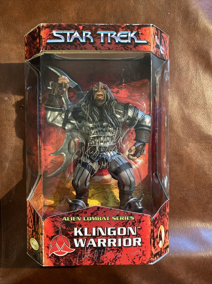 1999 "Autografiado" Robert O'Reilly Gowron Playmates Star Trek Klingon Warrior Foto 1 de 4