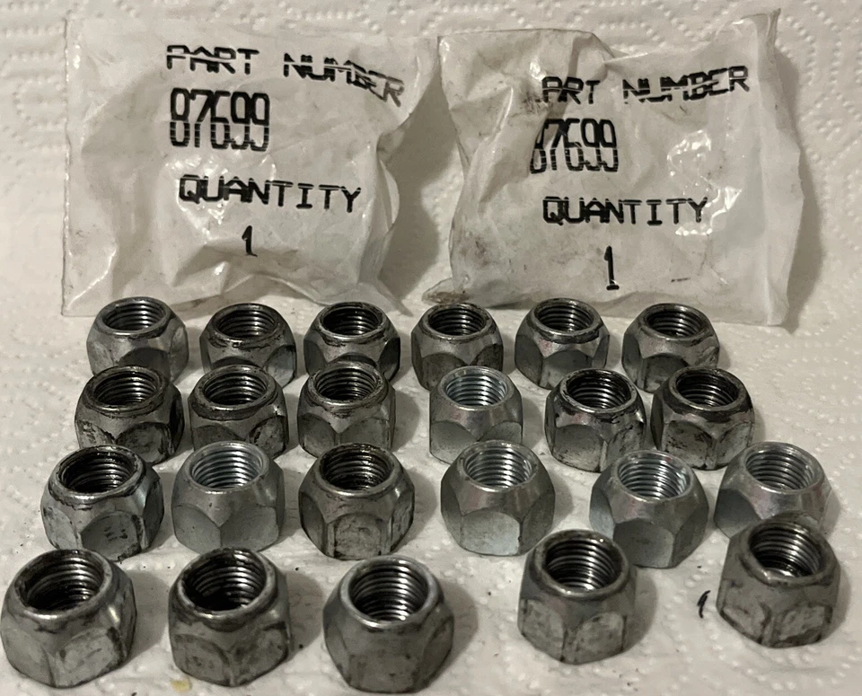 Зажимные гайки - набор из 25 - для Volvo 240 242 244 245 260 (1975-1993) - #87699 - Изображение 1 из 3