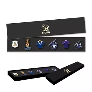 333397 MELBOURNE STORM TEAM SET 6 PIN COLLECTION SET IN PRESENTATION BOX - Bild 1 von 1