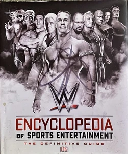 LIBRO DE ENTRETENIMIENTO DEPORTIVO ENCICLOPEDIA FIRMADA AUTOGRAFIADA POR JOHN CENA - Imagen 1 de 2