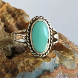 VTG Sterling Silver Oval Turquoise Band Ring Size 7 Rope Accent Signed CW? Read - Picture 1 of 7