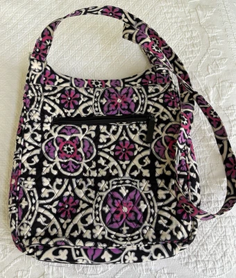 Vera Bradley Mailbag Bandolera Púrpura Lila Medallones Bolso de Mano Cartera Correa ADJ Foto 1 de 4