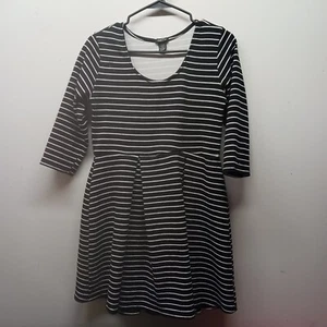 Vestido Rue 21 para mujer talla L línea A negro a rayas cuello redondo manga 3/4 - Imagen 1 de 5