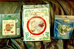 WEIHNACHTEN KREUZSTICH SET ORNAMENTE 3 STÜCK NEU VERSIEGELT  - Bild 1 von 5