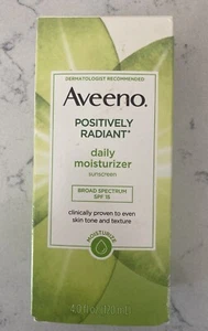 Aveeno Positively Radiant Daily Moisturizer, SPF 15- 4oz New Unused NIB - Picture 1 of 6