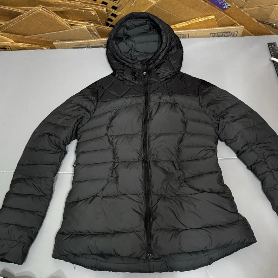 Chaqueta de plumón de ganso Lululemon Fluffin para mujer talla 6 negra Foto 1 de 4