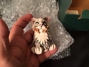 Figura de caja Harmony Kingdom A Bird in the Hand Cat With Bird in Mouth hecha en el Reino Unido - Imagen 1 de 9