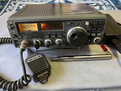 ICOM IC-505 50MHz ricetrasmettitore tutte le modalità 10/3W unità FM inclusa usato - Immagine 1 di 4