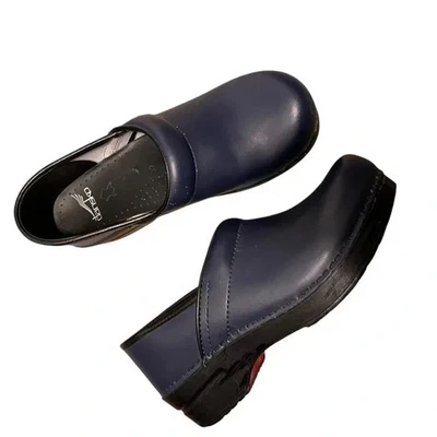 Dansko Pro XP 2.0 Clogs in Navy Size 38 or 8 - Image 1 of 4