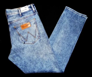 WRANGLER Men's NEW Slider Regular Tapered Fit Jeans 33"W X 32"L Acid Wash Denim - Picture 1 of 7