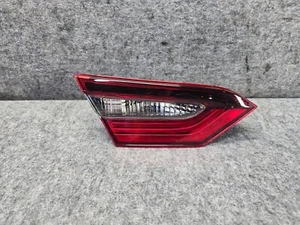 TOYOTA CAMRY SE 18-24 TRASERO IZQUIERDO MALETERO INTERIOR LED LUZ TRASERA OEM - Imagen 1 de 7