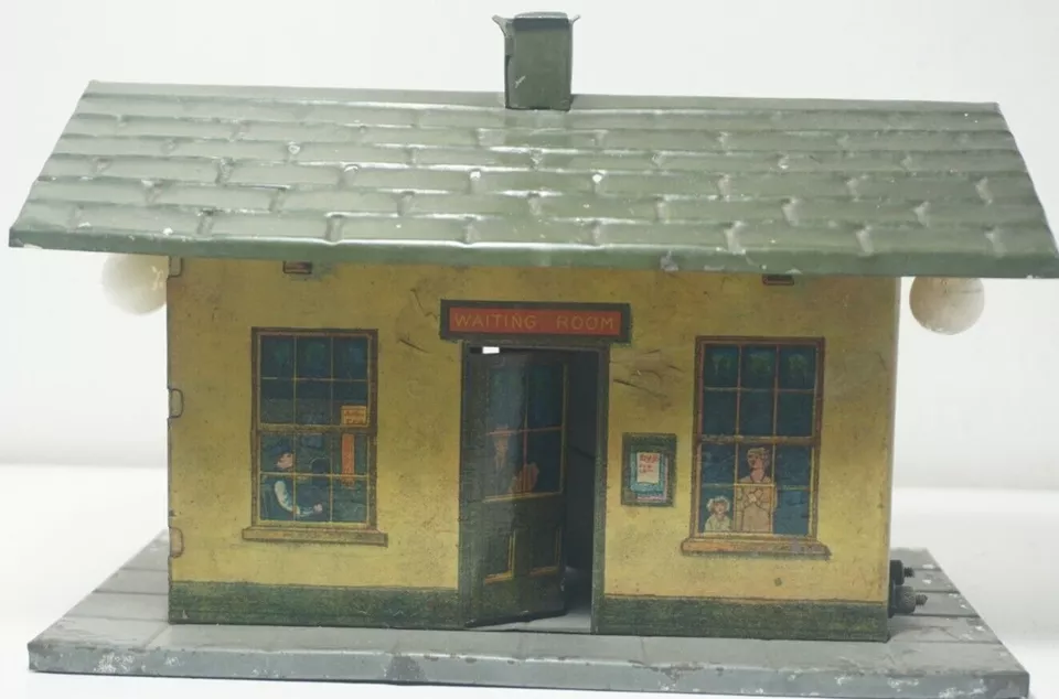 RARE Vintage Ives Prewar O Gauge #201 Passenger Station With x2 Lights WORKING - Image 1 of 4