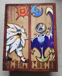 Pokémon Sun and Pokémon Moon: Official Collector S Vault Edition by Pokemon READ - Foto 1 di 12