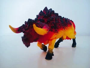 SCHLEICH Eldrador Creatures Fire Bull Figure - VGC - Picture 1 of 4