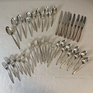 Oneida Community Silverplate Gentle Rose Midcentury Enchantment 44 pieces - Picture 1 of 17