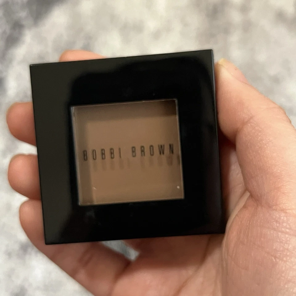 bobbi brown eye shadow taupe 4 Discontinued Nov Sale - Image 1 of 4