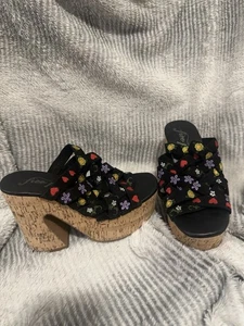 Free People Mules Heels EU 36 / US 5.5 Lisbon Black Embroidered Floral Heart - Picture 1 of 9