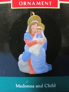 1990 Hallmark Miniature Ornament MADONNA and CHILD - Picture 1 of 6