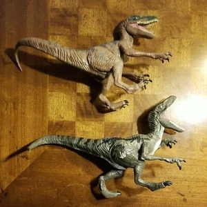 Lot Of 2 Velociraptor 2015 Hasbro Jurassic World - Picture 1 of 7