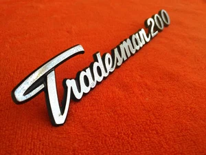 EMBLEMA FABRICANTE DE EQUIPOS ORIGINALES PLACA DE IDENTIFICACIÓN 1971-77 DODGE VAN TRADESMAN 200 SCRIPT MOPAR 2956457 - Imagen 1 de 9