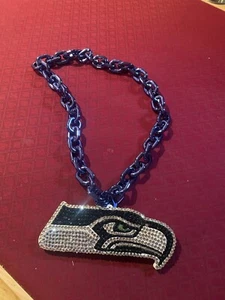 New Seattle Seahawks WinCraft Big Chain Logo Necklace Crystal Rhinestone - Picture 1 of 2