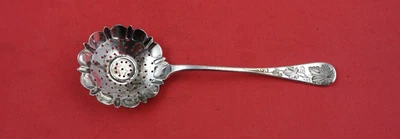 Tamiz de azúcar de ley King William grabado por Tiffany and Co con hojas 5 3/4" Foto 1 de 2