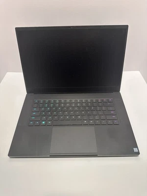 Razer Blade 15 Advanced 240Hz FHD i7-8750H 2.20GHz 16GB 512GB SSD GTX 1060 Max-Q Foto 1 de 3