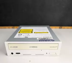 Vintage Yamaha CRW3200 CD Rom IDE Internal 2002 - Picture 1 of 3