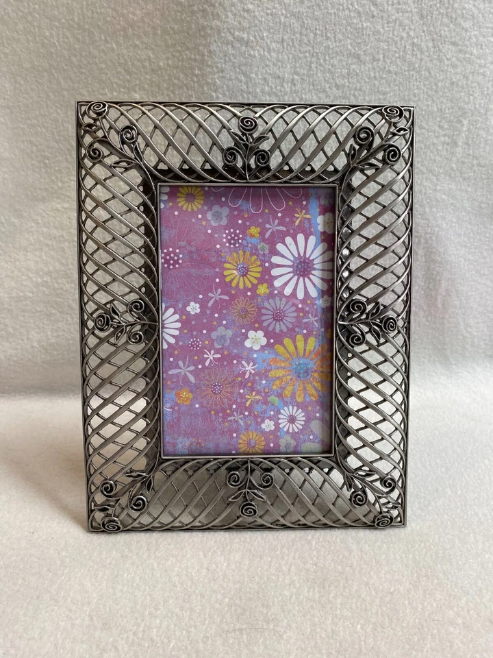 Fetco Pewter Latticed Floral/Rose Picture Frame - insert 6 x 4 - Image 1 of 4