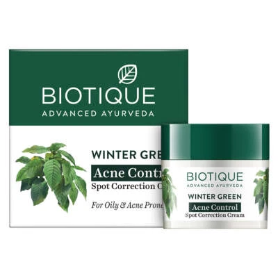 Crema correctora de manchas Biotique Winter Green para control de acné - limpia manchas - 15 g Foto 1 de 4