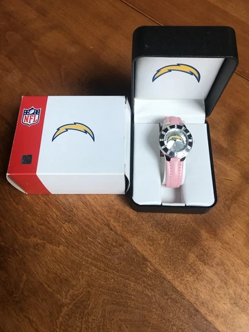NEW SAN DIEGO CHARGERS Ladies Quartz Watch NEW FUN GIFT ORIG BOXES NEW BATTERY Cover