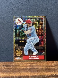 Topps Serie Uno 2022 #T87C-4 Yadier Molina 1987 35 aniversario cromado - Imagen 1 de 2