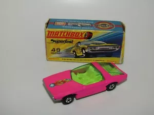 Matchbox Superfast No 40 Vauxhall Guildsman Hot Pink YELLOW-GREEN GLASS NMIB - Picture 1 of 7