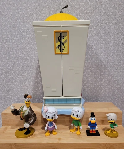 Disney PhatMojo Ducktales Money Bin Louie Webby Launchpad Scrooge LEGO Toy Lot Cover